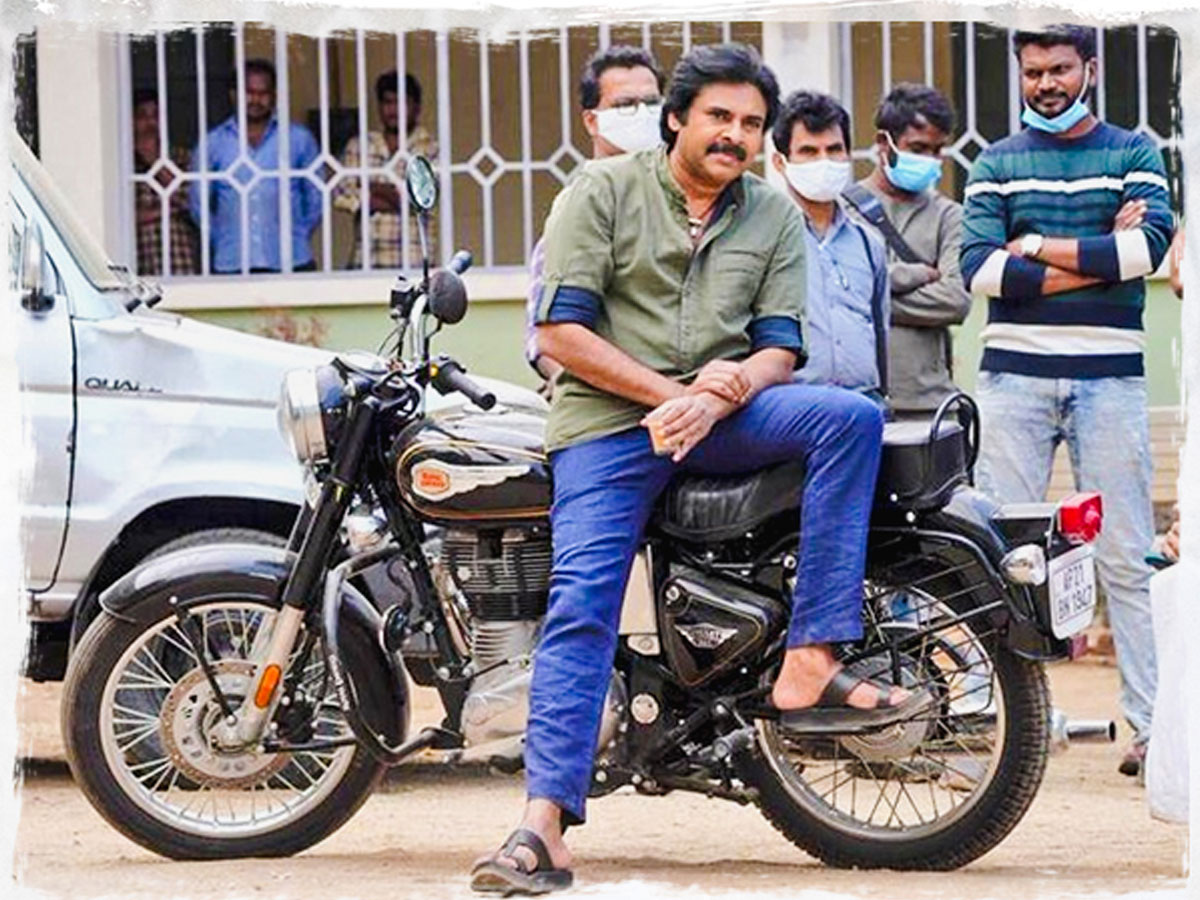 పవన్ సినిమాలో గెస్ట్‌గా ప్రముఖ దర్శకుడు!