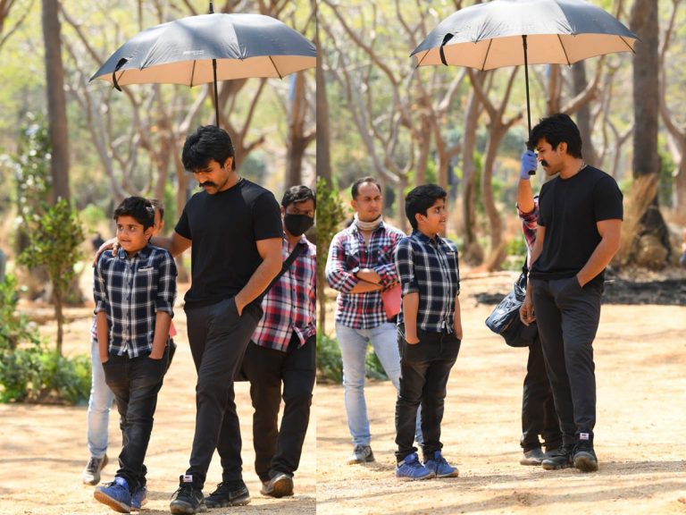 ‘ఆర్​ఆర్​ఆర్’ సెట్​లో చరణ్​.. స్టిల్స్ వైరల్