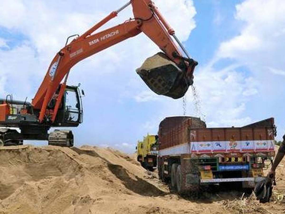 ఏపీలో ఇసుక రీచుల పేరిట భారీ మోసం