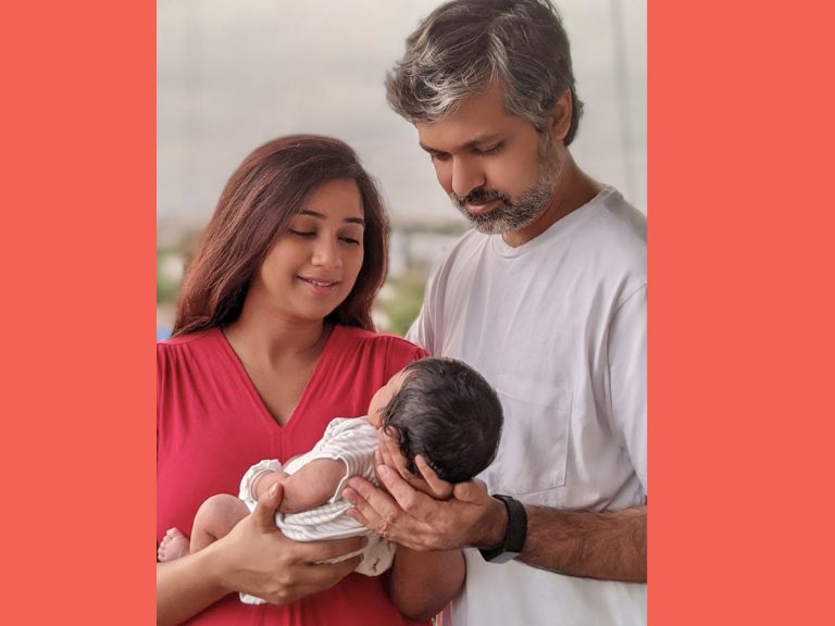 తనయుడిని పరిచయం చేసిన శ్రేయా ఘోషల్‌