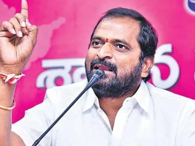 బీజేపీని తిట్టి …ఆ పార్టీలోకే  ఈటల వెళుతున్నారు : టీఆర్ఎస్ కౌంటర్