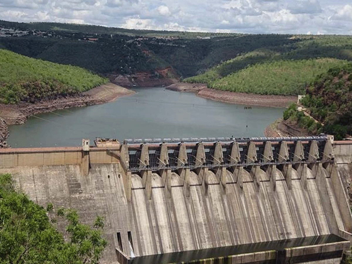 శ్రీశైలం జలాశయానికి స్వల్పంగా వరదనీరు…