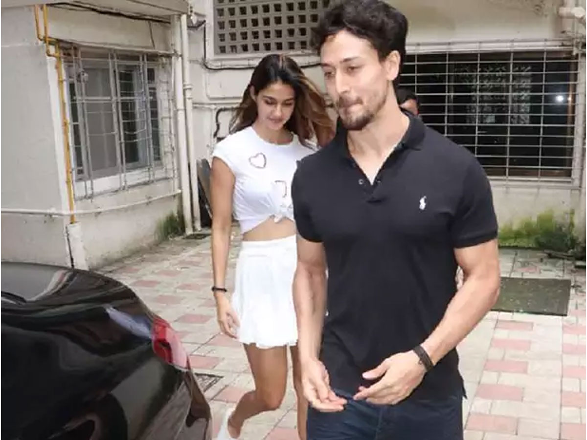 టైగర్​ ష్రాఫ్​-దిశాపటానీ రిలేషన్​షిప్ పై.. టైగర్​ తండ్రి క్లారిటీ