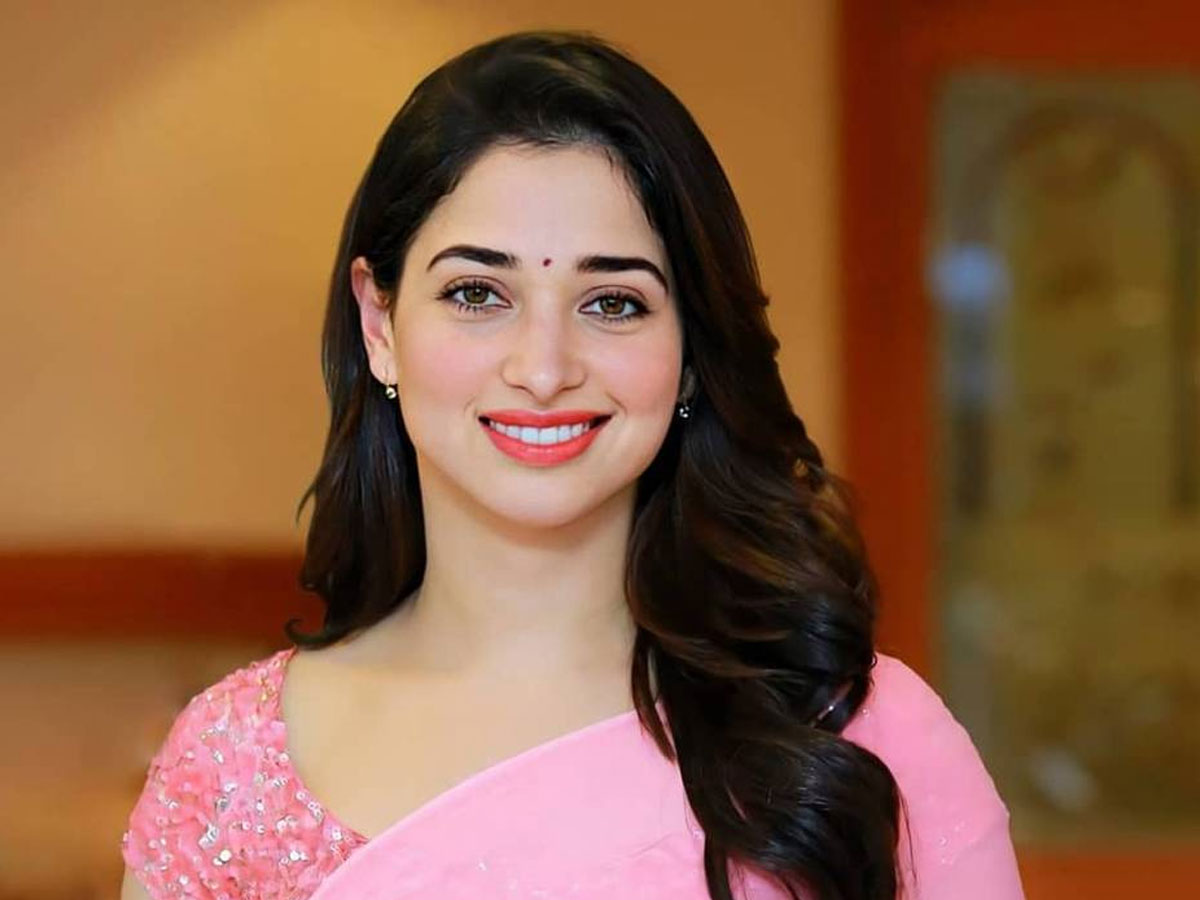 లాక్ డౌన్: స్నానం చేయాలా.. వద్దా..? అంటున్న తమన్నా!