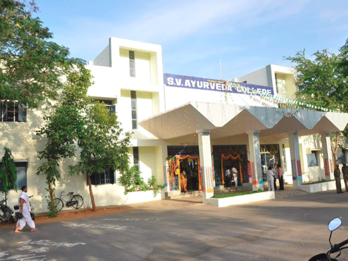 ఆనందయ్య మందు తయ్యారి నుంచి వెనక్కి తగ్గిన టీటీడీ…