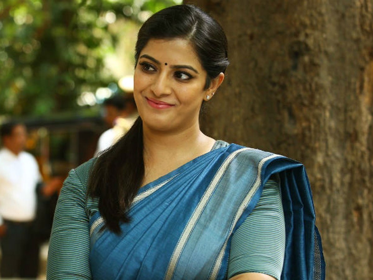 మరోసారి లేడీ విలన్ పాత్రలో వరలక్ష్మి!