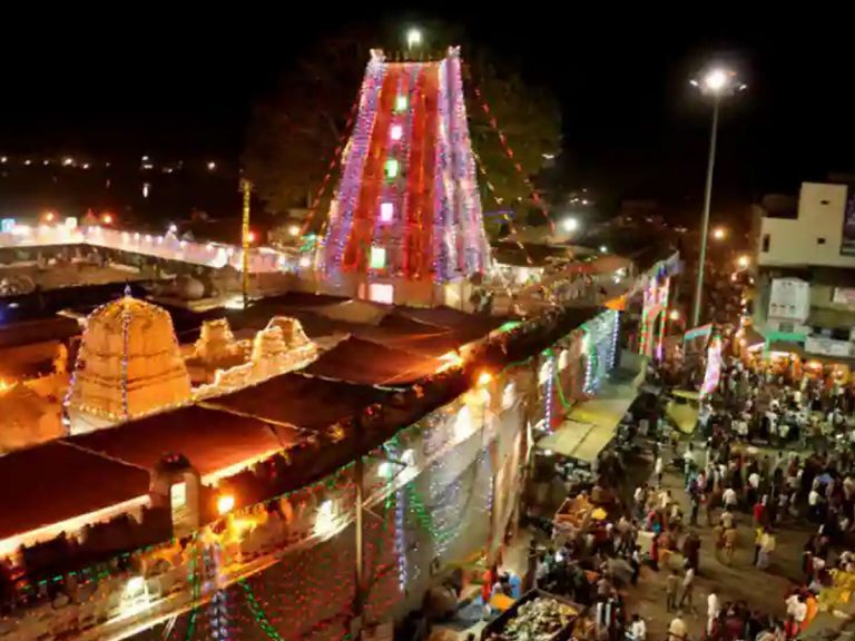 అన్ లాక్: ఆలయాల్లో భక్తుల దర్శనాలు ప్రారంభం