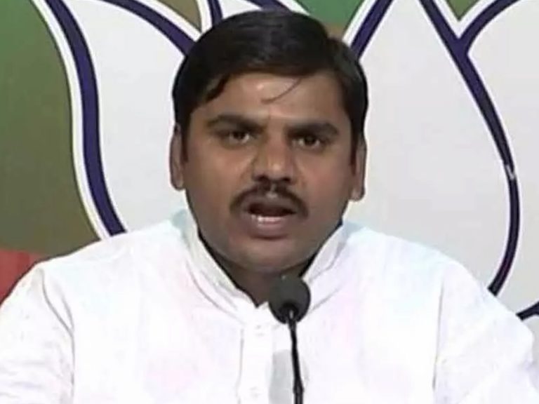 లేని వివాదాన్ని కొత్తగా తెలంగాణ మంత్రులు సృష్టిస్తున్నారు..