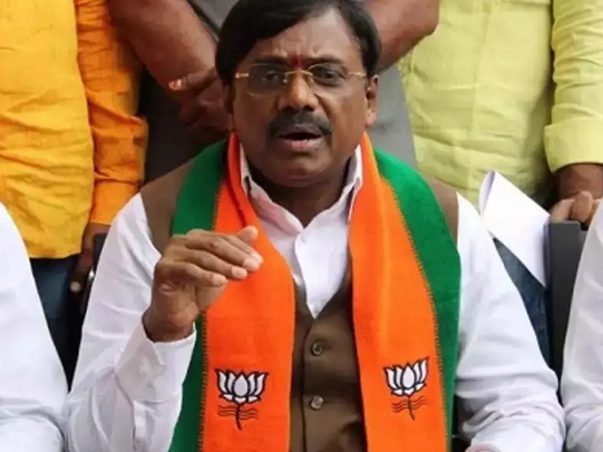 టీఆర్ఎస్ లో ఉన్న వాళ్లంతా తెలంగాణ ద్రోహులే…