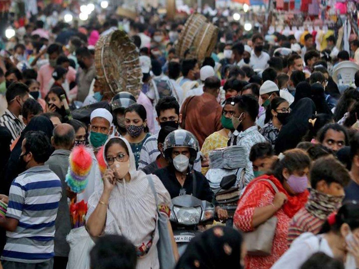 ఎయిమ్స్ డైరెక్ట‌ర్ కీల‌క వ్యాఖ్య‌లుః ప్ర‌జ‌ల చేత‌ల‌ను బ‌ట్టే మూడోవేవ్‌…