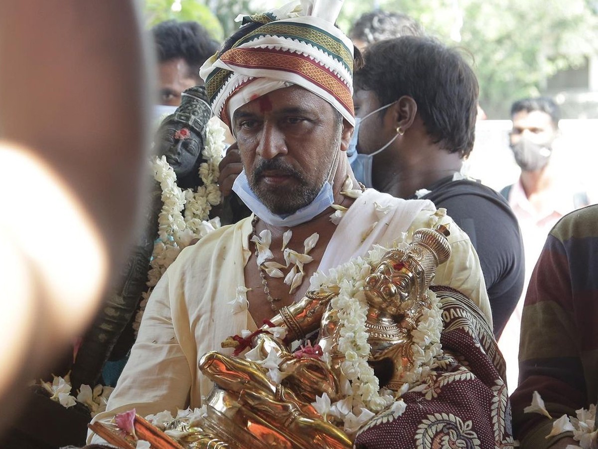 హనుమాన్ గుడిని నిర్మించిన స్టార్ హీరో… ఘనంగా ప్రారంభోత్సవం