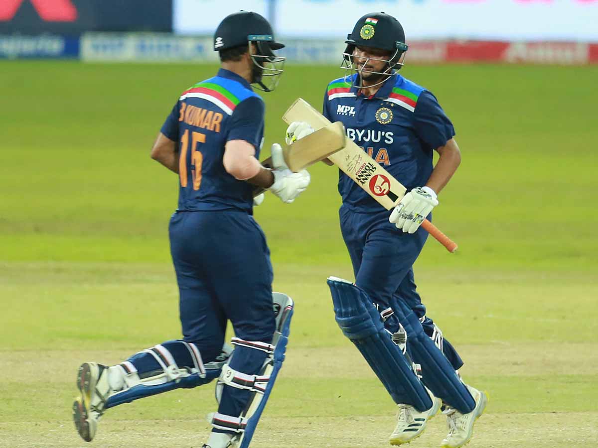 టీ 20: త‌క్కువ ప‌రుగుల‌కే ముగిసిన ఇండియా ఇన్నింగ్స్‌…శ్రీలంక టార్గెట్ 82…