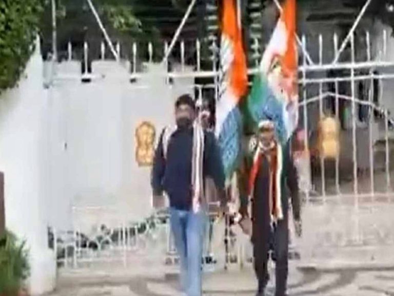 చ‌లో రాజ్‌భ‌వ‌న్‌కు కాంగ్రెస్ పిలుపు…ధ‌ర్నాచౌక్ వ‌ద్ద ఉద్రిక్త‌త‌…