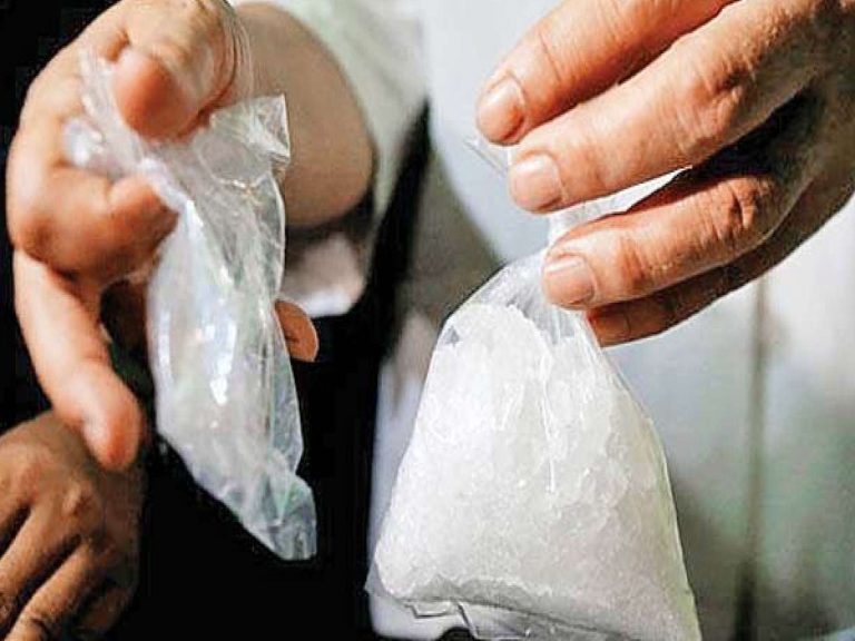 మ‌ళ్లీ తెర‌పైకి డ్ర‌గ్స్ కేసు…ఛార్జ్‌షీట్‌కు కోర్టు ఆమోదం…