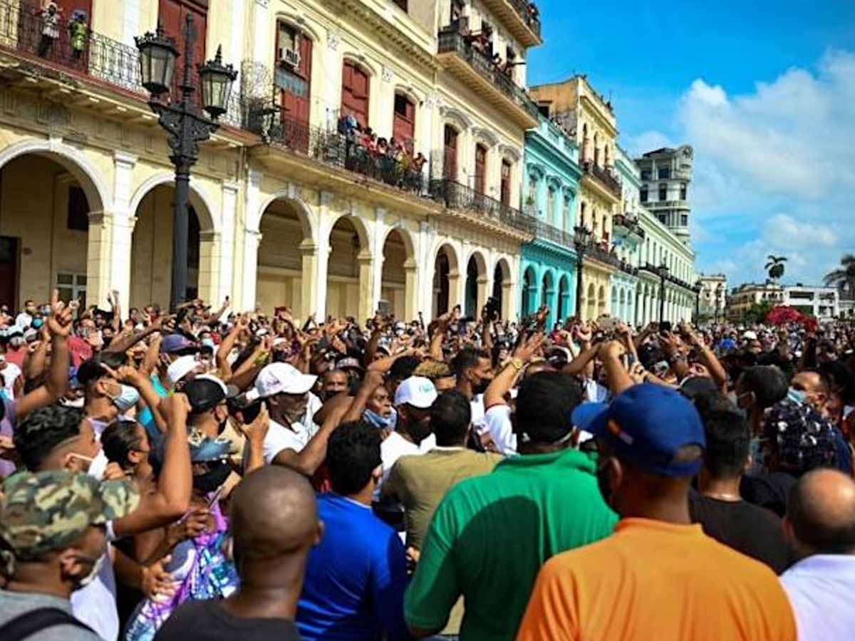 క్యూబాలో తారాస్థాయికి చేరిన నిర‌స‌న‌లు… అమెరికాకు ర‌ష్యా వార్నింగ్‌…