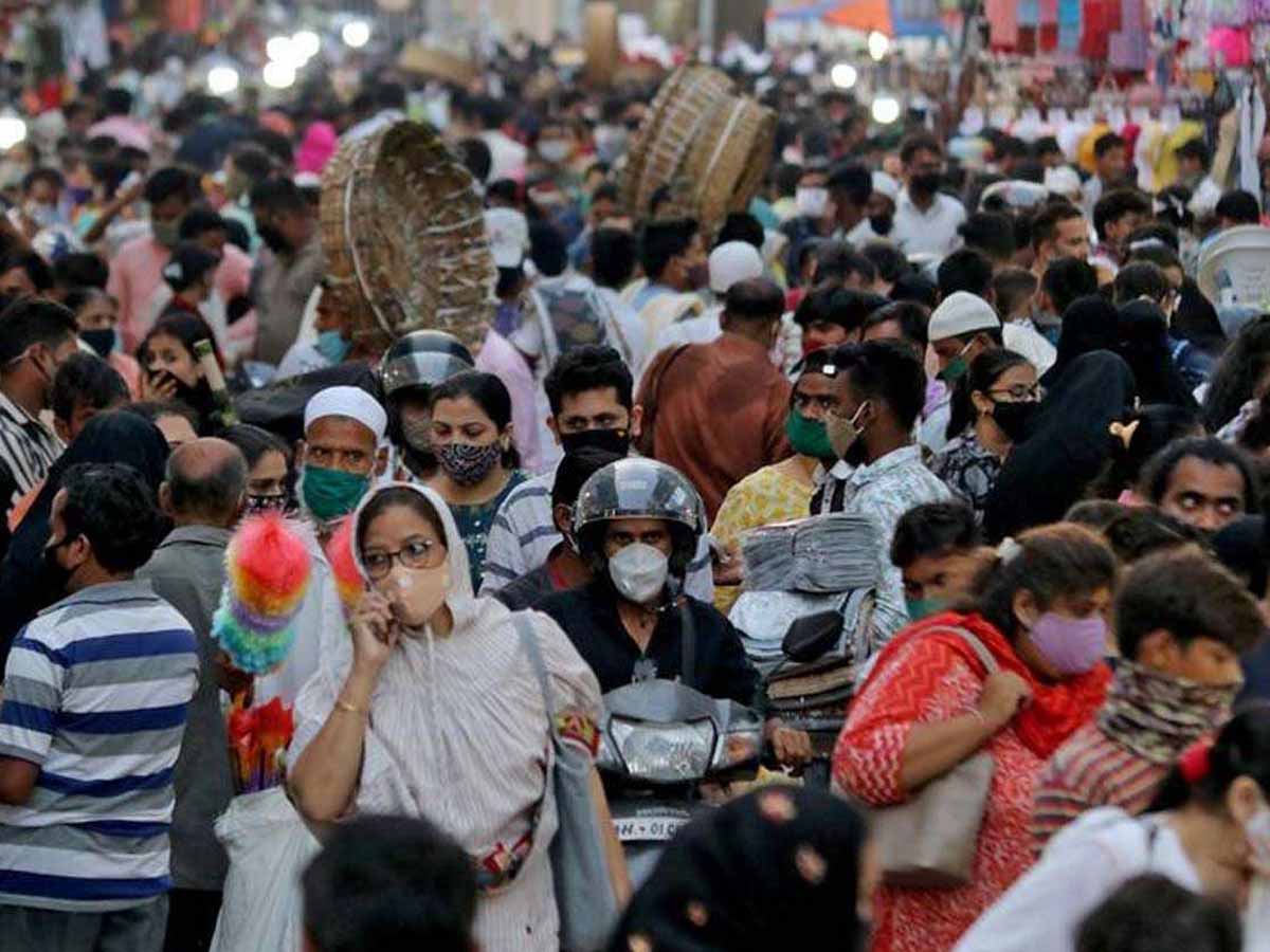 థ‌ర్డ్ వేవ్ నుంచి సుర‌క్షితంగా బ‌య‌ట‌ప‌డాలంటే…