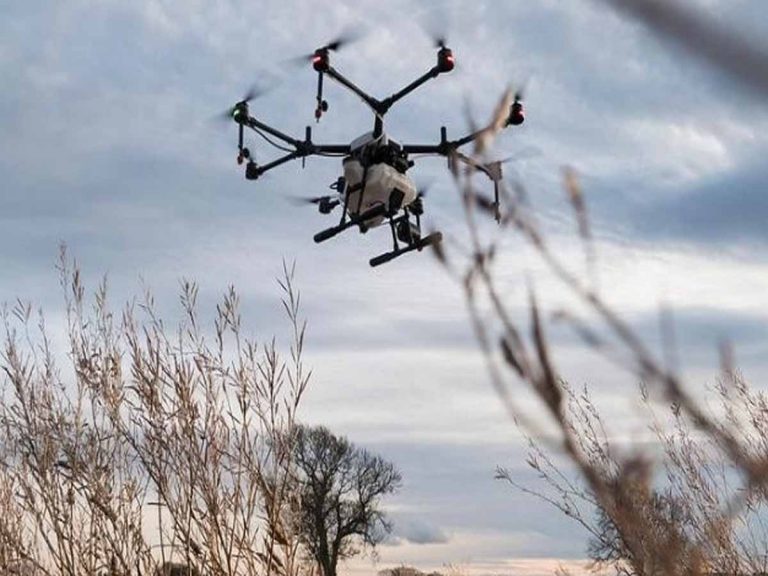 కాశ్మీర్ స‌రిహ‌ద్దుల్లో మ‌ళ్లీ డ్రోన్ క‌ల‌క‌లం…భ‌ద్ర‌తా బ‌ల‌గాల కాల్పులు…