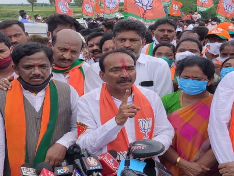 నన్ను చంపడానికి కుట్ర చేస్తున్నారు: ఈటల