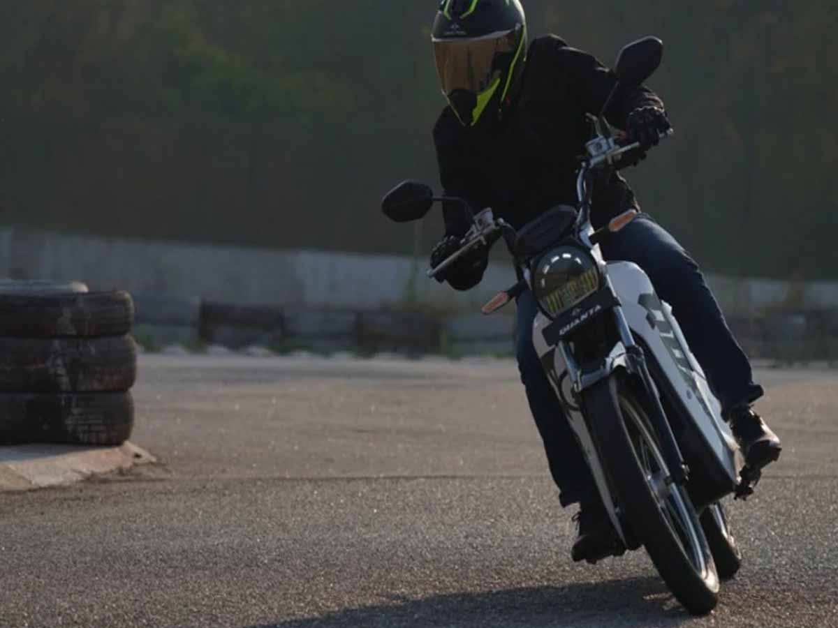 ఒక్క‌సారి రీచార్జ్ చేస్తే చాలు… ఎంత మైలేజ్ వ‌స్తుందో తెలాసా…!!