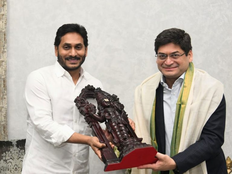 సీఎం జగన్‌తో ఎస్సార్‌ గ్రూప్‌ ప్రతినిధుల భేటీ.. ఏపీలో భారీ పెట్టుబడులు..!