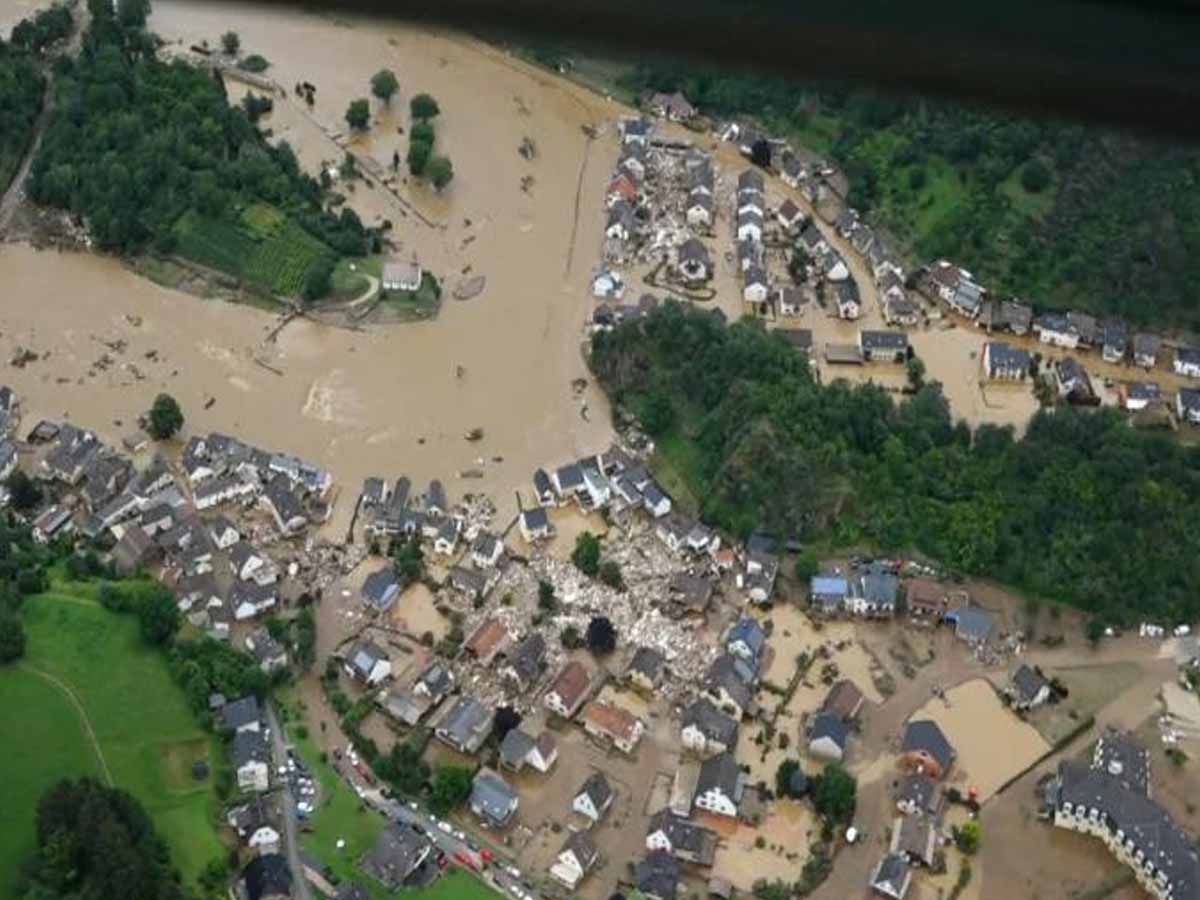 యూర‌ప్ విల‌విల: ఒక‌వైపు క‌రోనా…మ‌రోవైపు వ‌ర‌ద‌లు…