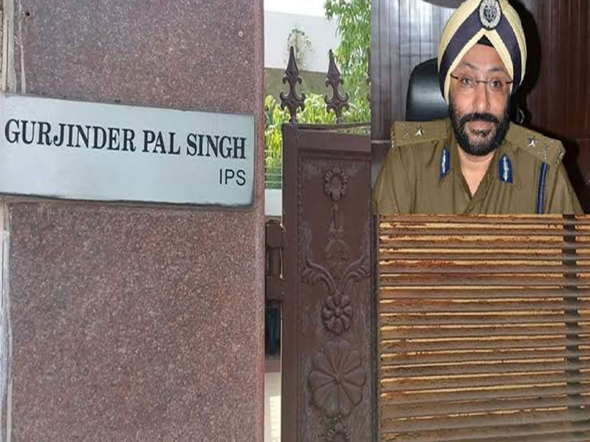 ఐపీఎస్‌ ఆఫీసర్‌పై దేశద్రోహం కేసు.. కారణం ఇదే..!