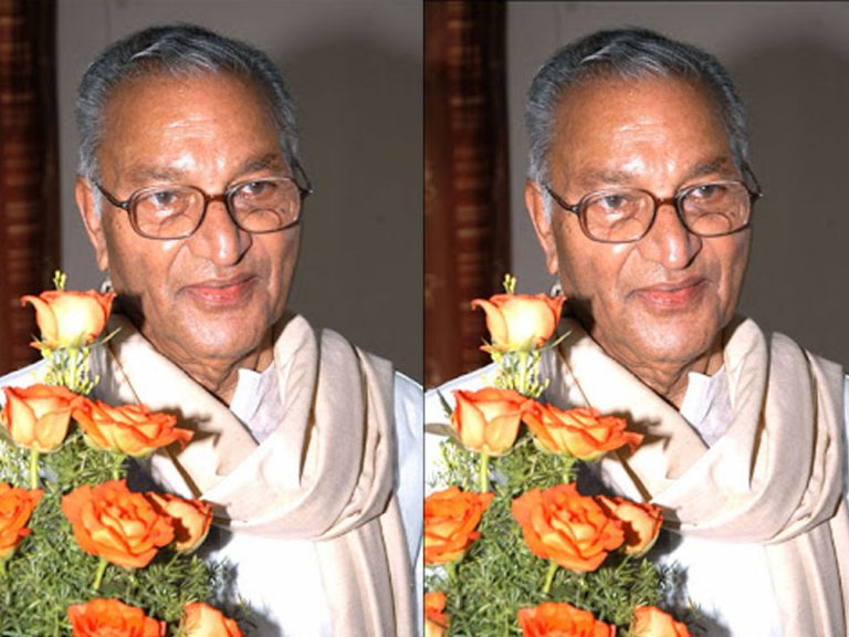 పాత్రల్లో పరకాయప్రవేశం చేసే గుమ్మడి!