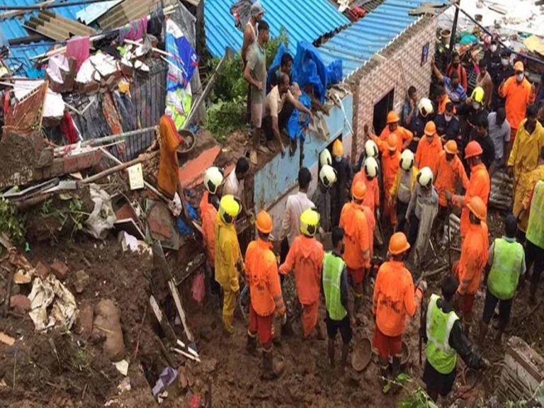 ముంబైని ముంచెత్తిన వ‌ర‌ద‌: 23 మంది మృతి…