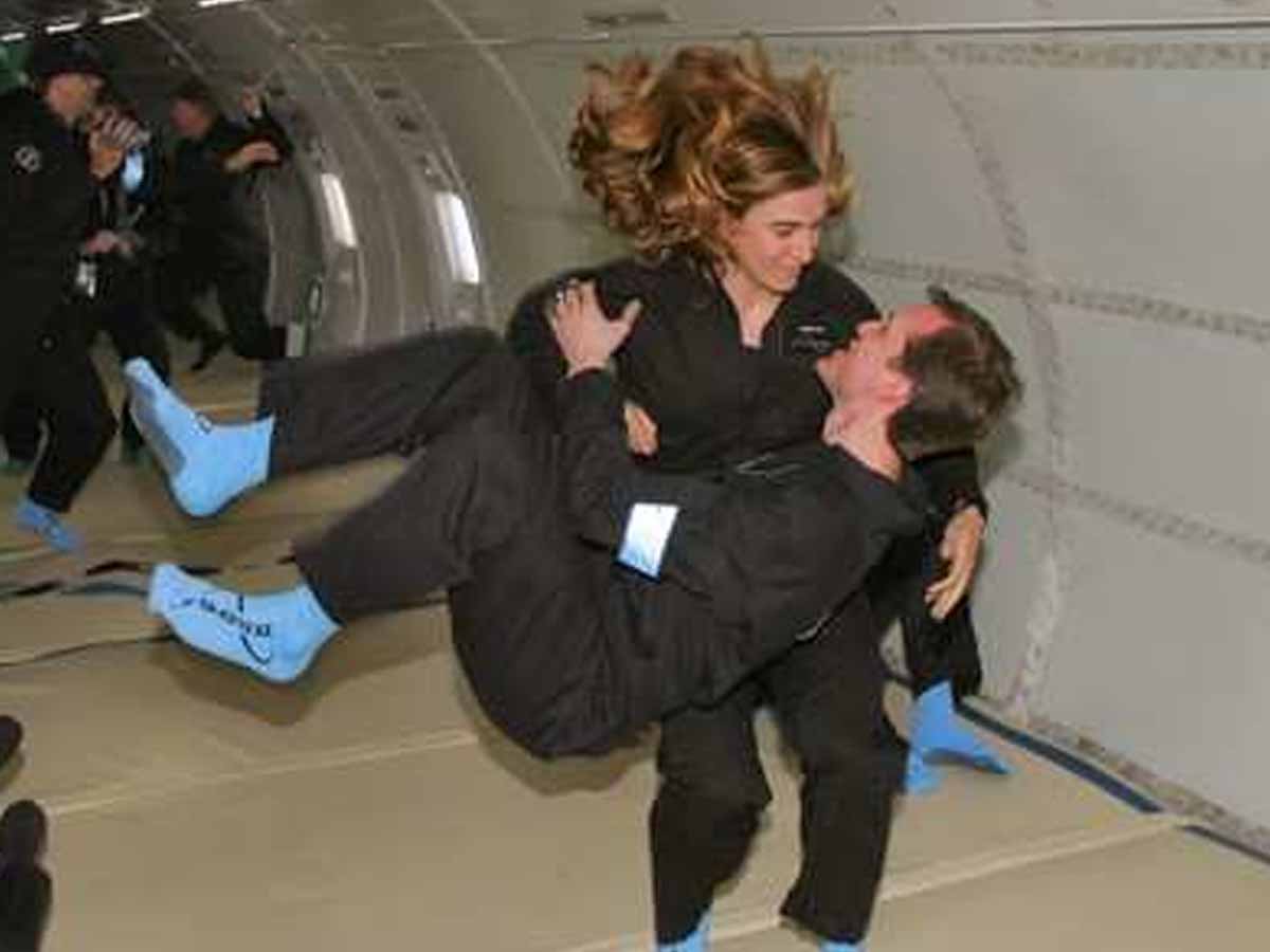 అంత‌రిక్షంలో హ‌నీమూన్‌…14 ఏళ్లుగా ఎదురుచూస్తున్న ఆ దంప‌తులు…