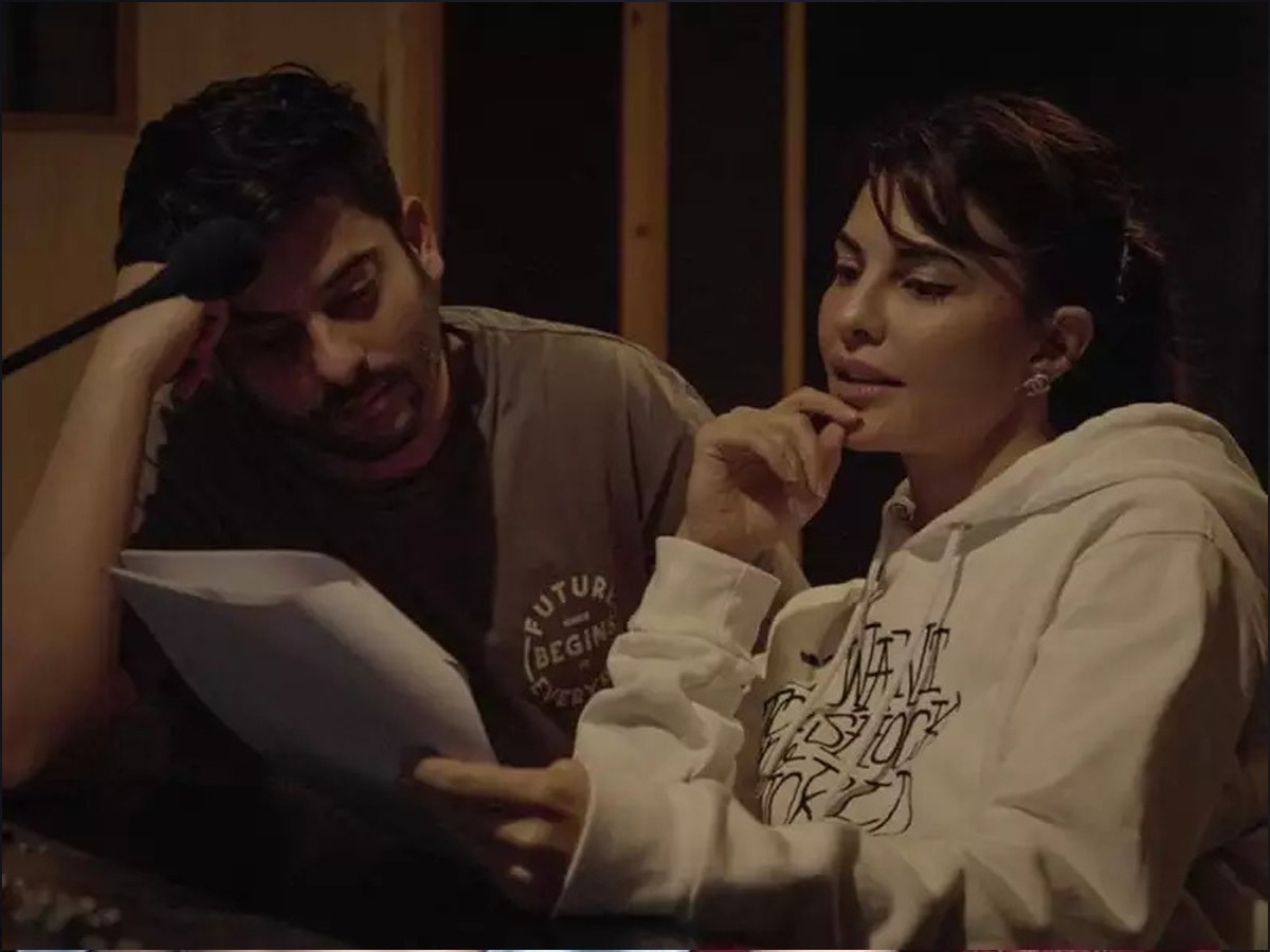 ‘అటాక్’ చేయటానికి రెడీ అవుతోన్న అట్రాక్టివ్ బ్యూటీ!