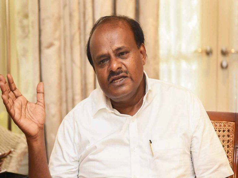 ఫోన్ నిఘాపై మాజీ ముఖ్య‌మంత్రి కీల‌క వ్యాఖ్య‌లు…