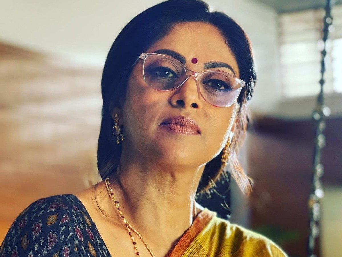 “రాపో19″లో నదియా ఫస్ట్ లుక్… ఎలా ఉందంటే?