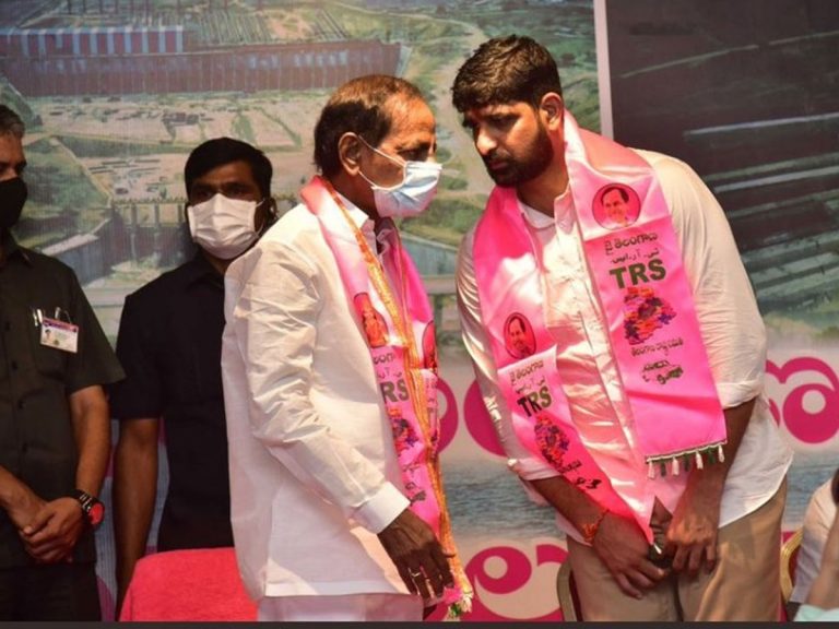 కౌశిక్ రెడ్డికి షాక్‌.. జీహెచ్‌ఎంసీ భారీ ఫైన్‌..