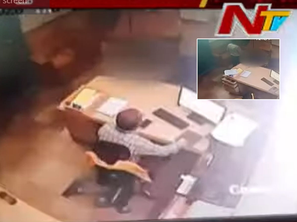 బ్యాంకులోనే మేనేజర్ రాసలీలలు.. రుణాల కోసం వచ్చిన మహిళలే టార్గెట్..