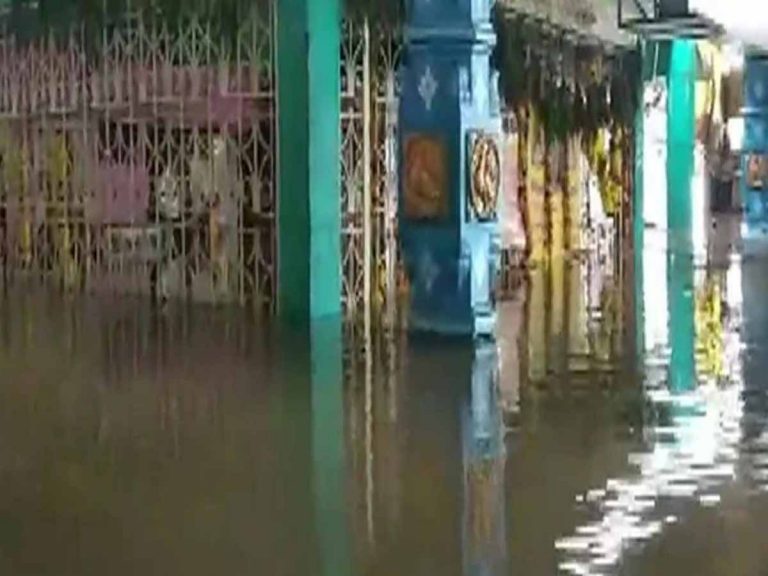 గోదావ‌రిలో పెరుగుతున్న వ‌ర‌ద‌…ముంపు భ‌యంలో దేవీప‌ట్నం…