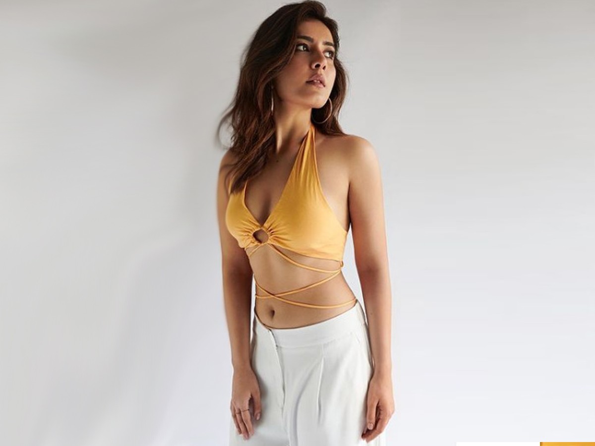 ఎల్లో టాప్ లో… ఏంజిల్ ఆర్న!