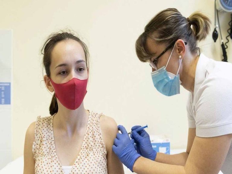 ఆ ప్ర‌భుత్వం మ‌రో కీల‌క నిర్ణ‌యంః వ్యాక్సిన్ తీసుకున్న ఆ మూడు రోజులు…