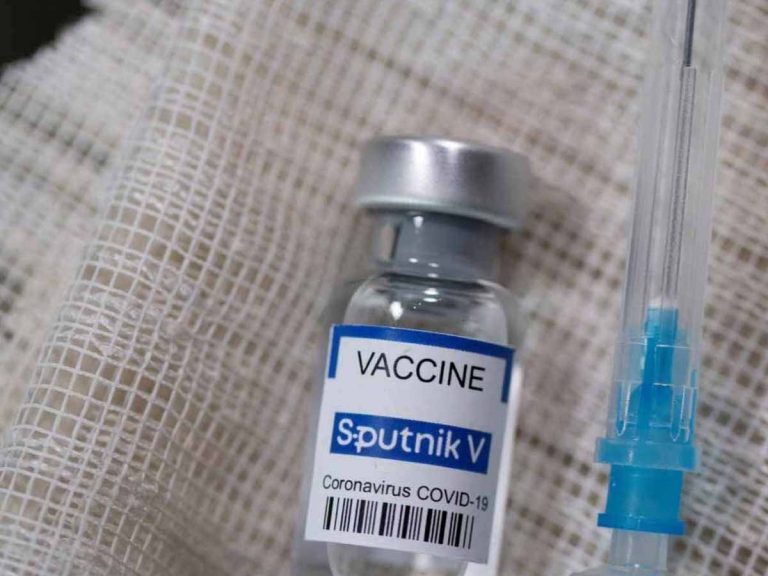 ర‌ష్యాలో క‌రోనా మ‌ళ్లీ విజృంభ‌ణః మూడో డోసు వ్యాక్సినేష‌న్ ప్రారంభం…