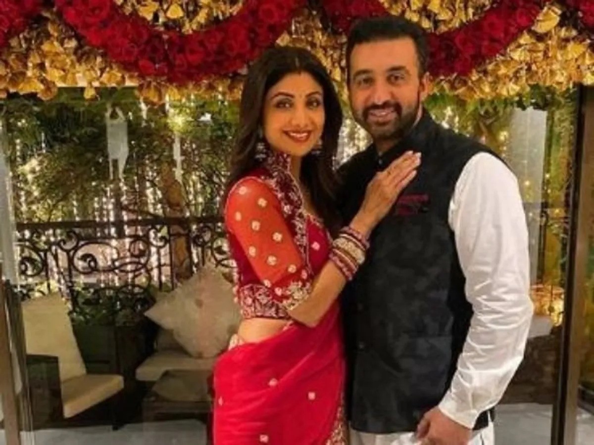 పరువు తీసిన ‘వాళ్లు’ పాతిక కోట్లు ఇవ్వాలంటోన్న మిసెస్ కుంద్రా!