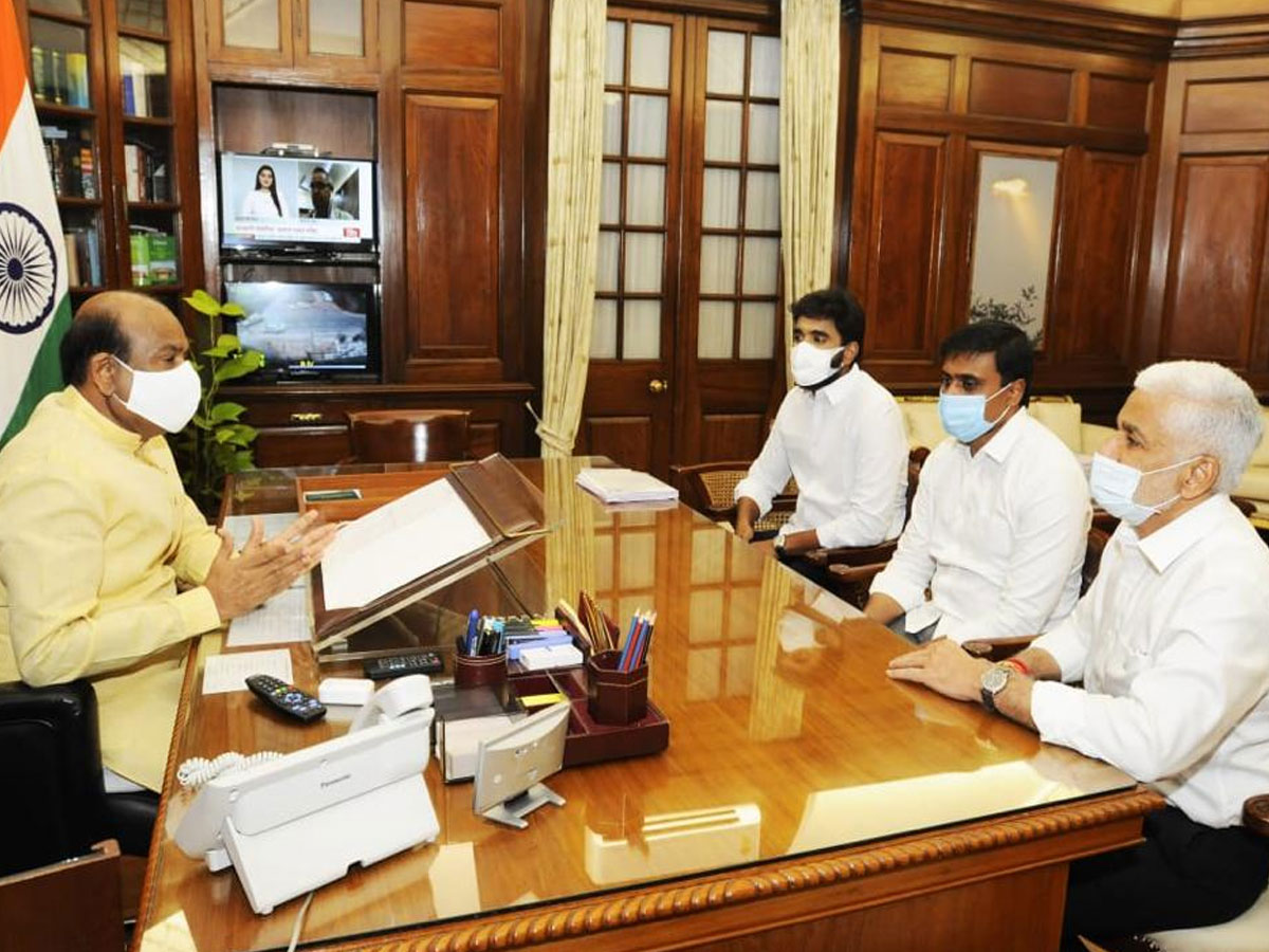 లోక్‌సభ స్పీకర్‌తో వైసీపీ ఎంపీల భేటీ.. మరోసారి రఘురామపై ఫిర్యాదు