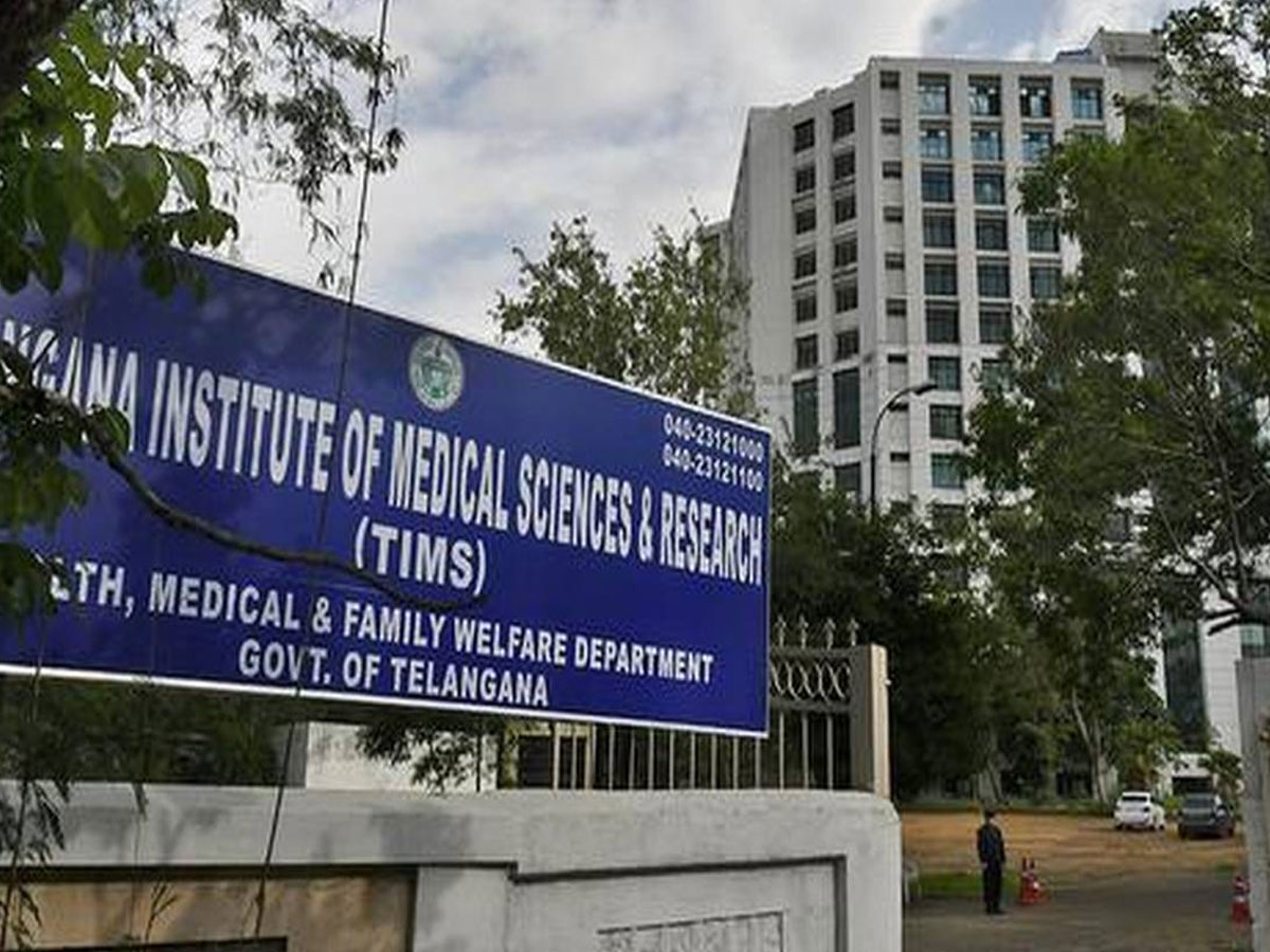 టిమ్స్ ఆస్పత్రిలో దారుణం.. మృతదేహాలే ఆ దంపతుల టార్గెట్..!
