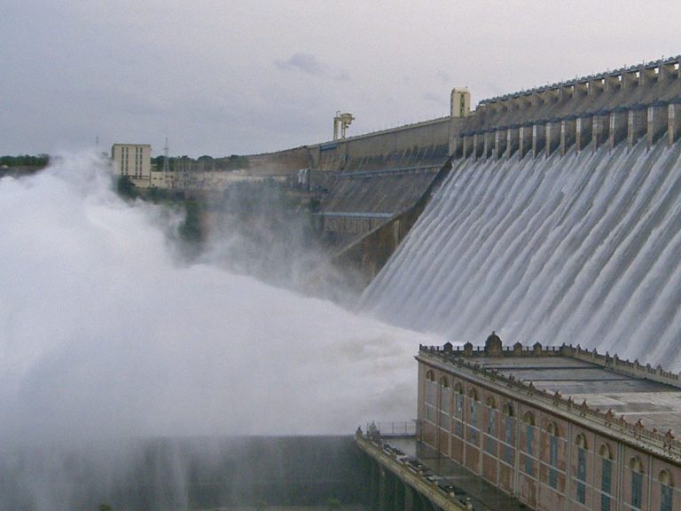 నాగార్జున సాగర్ జలాశయానికి పోటెత్తిన వరద