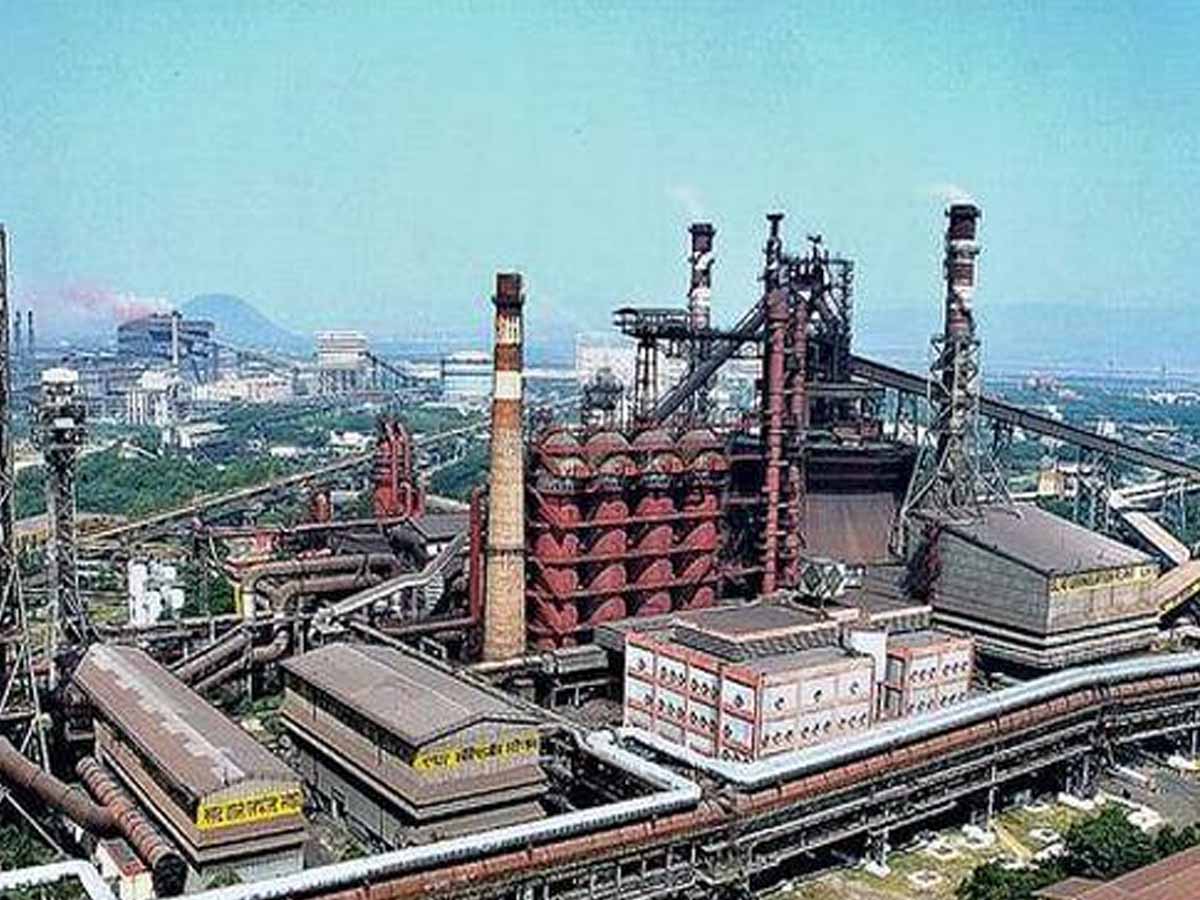 విశాఖ‌లో వేడెక్కిన రాజ‌కీయంః స్టీల్‌ప్లాంట్ ప్రైవేటీక‌ర‌ణ‌కు వ్యతిరేకంగా పోరాటం…