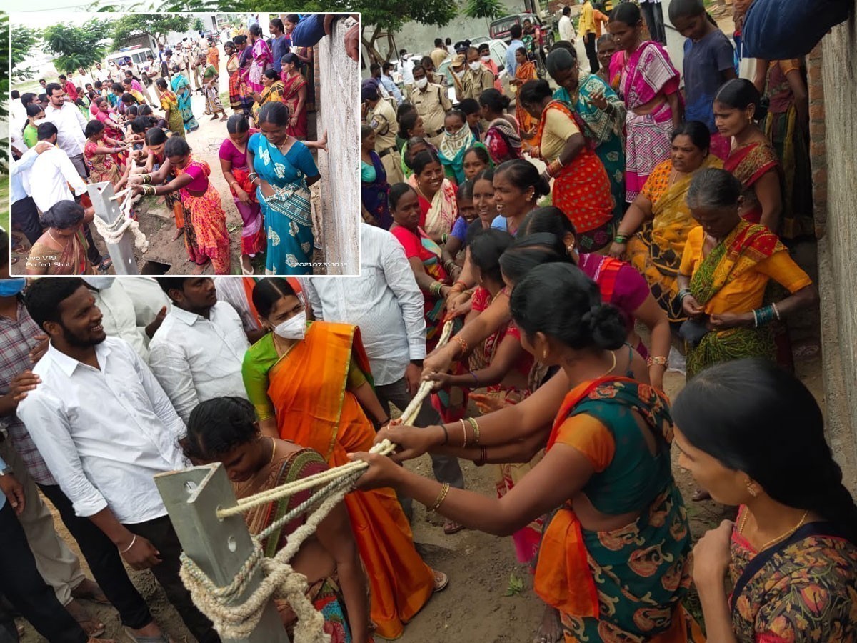 యాచారంలో టెన్షన్‌ టెన్షన్.. 33 కేవీ విద్యుత్‌ టవర్లు కూల్చివేత..!