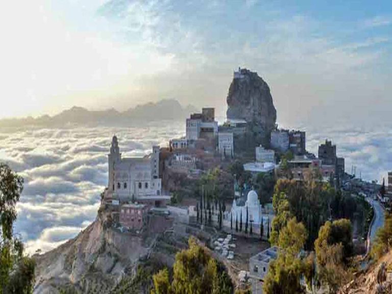 విచిత్రంః ప్ర‌పంచంలో వ‌ర్షం కుర‌వ‌ని గ్రామం ఎక్క‌డుందో తెలుసా?