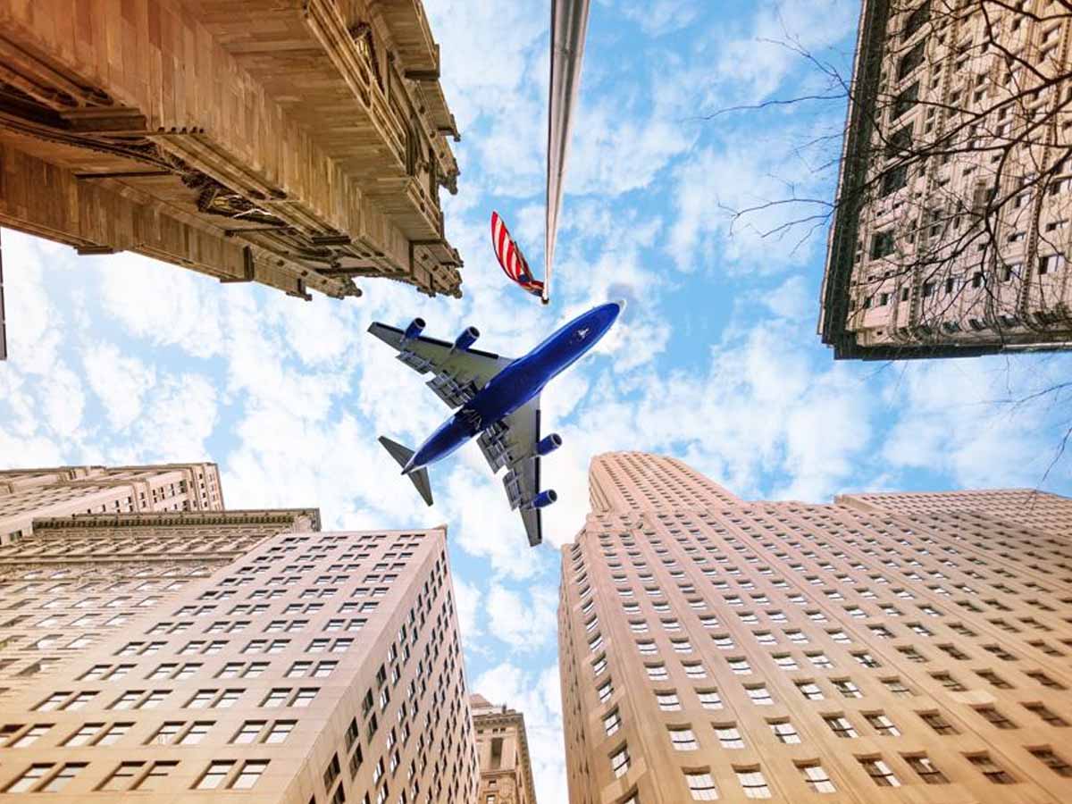 యూఎస్ కీల‌క నిర్ణయం: ఆ దేశానికి వెళ్ల‌కండి…