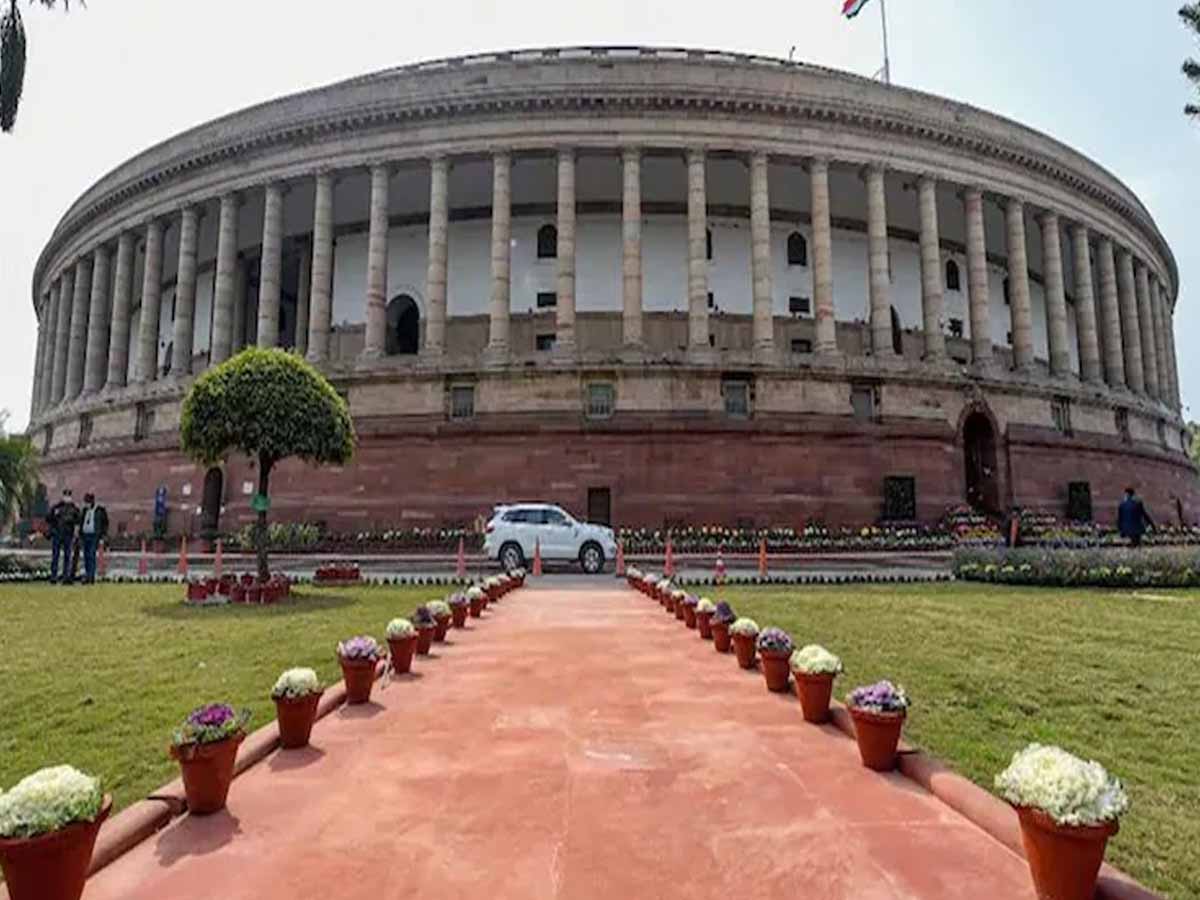 ఉభ‌య స‌భ‌ల్లో వైసీపీ ఆందోళ‌న‌…విశాఖ స్టీల్‌పై చ‌ర్చ‌కు ప‌ట్టు…