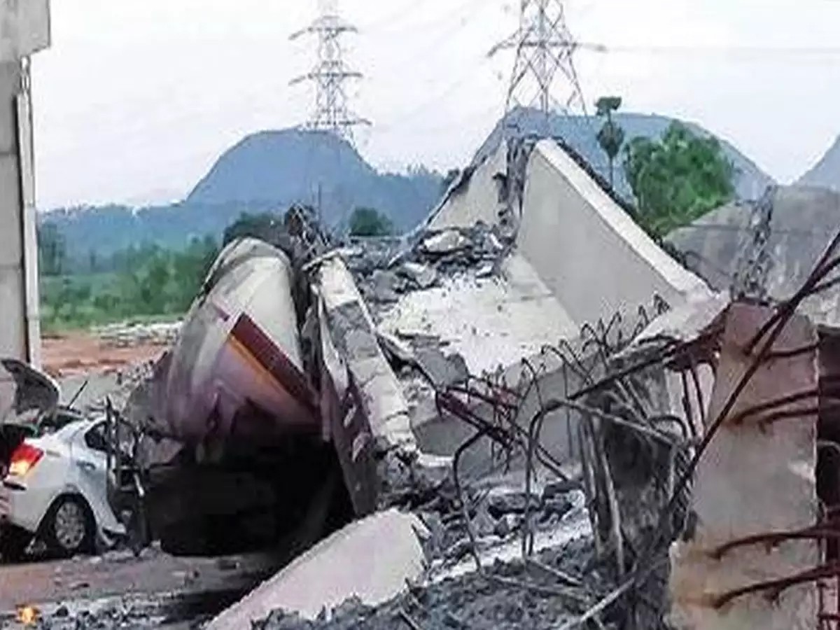 అనకాపల్లి ఫ్లైఓవర్ ప్రమాదానికి కారణాలు తేల్చిన కమిటీ…