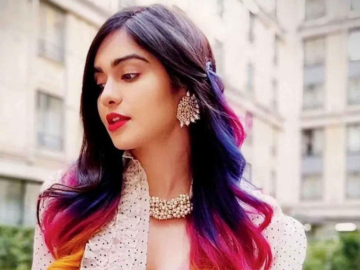 గ్రాండ్ మదర్ తో గ్రాండ్ మస్తీ… ‘పార్టీ విత్ పాటీ’ అంటోన్న అదా శర్మ!