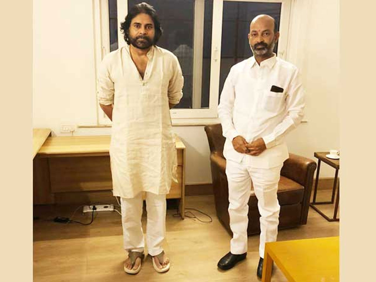 బండి సంజయ్ కి బర్త్ డే విషెస్ తెలిపిన పవన్ కల్యాణ్